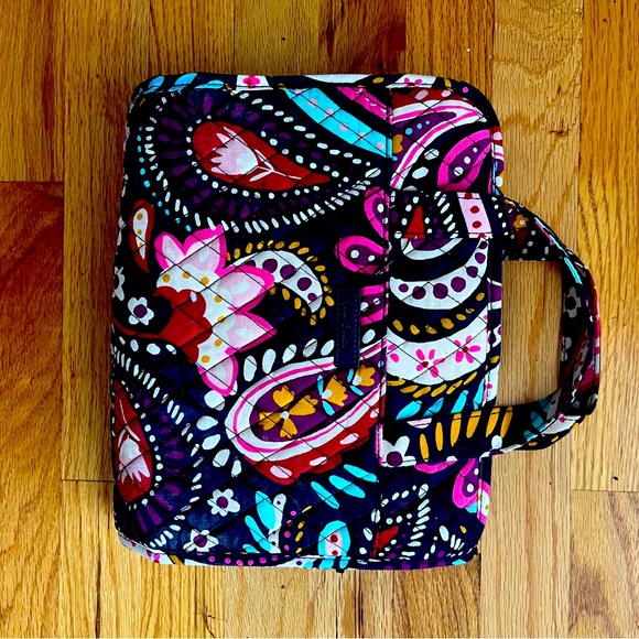 Vera Bradley Handbags - Vera Bradley hanging travel storage bag.